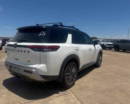 Белый Ниссан Патфайндер, объемом двигателя 3.5 л и пробегом 22 тыс. км за 10500 $, фото 2 на Automoto.ua