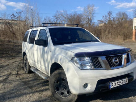Ніссан Патфайндер 2008 у Мукачеве на Automoto.ua Білий Ніссан Патфайндер, об'ємом двигуна 2.5 л та пробігом 232 тис. км за 8900 $, фото 1 на Automoto.ua