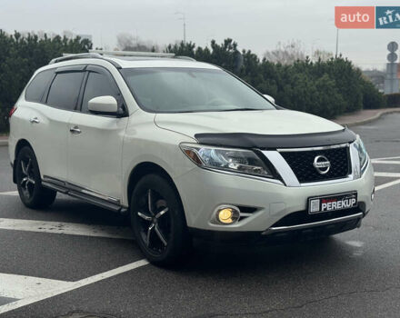 Белый Ниссан Патфайндер, объемом двигателя 3.5 л и пробегом 267 тыс. км за 13499 $, фото 1 на Automoto.ua