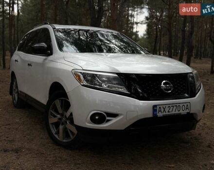 Белый Ниссан Патфайндер, объемом двигателя 3.5 л и пробегом 204 тыс. км за 15500 $, фото 1 на Automoto.ua