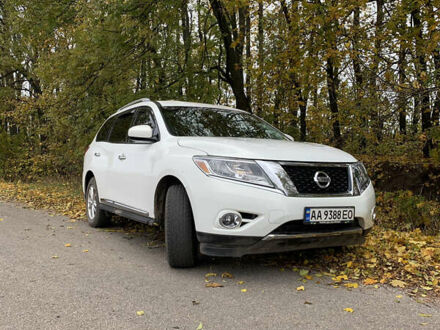 Ниссан Патфайндер 2013 в Киеве на Automoto.ua Белый Ниссан Патфайндер, объемом двигателя 3.5 л и пробегом 179 тыс. км за 16500 $, фото 1 на Automoto.ua
