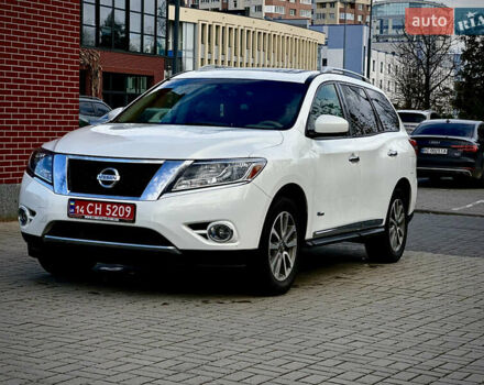 Белый Ниссан Патфайндер, объемом двигателя 2.5 л и пробегом 220 тыс. км за 11900 $, фото 1 на Automoto.ua