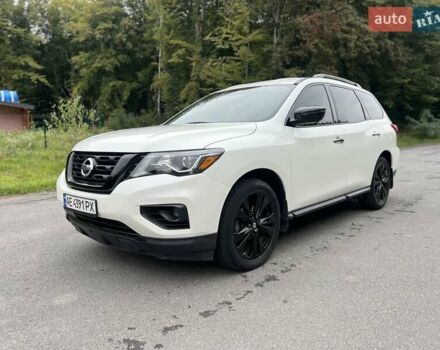 Ніссан Патфайндер 2017 у Красилове на Automoto.ua Білий Ніссан Патфайндер, об'ємом двигуна 3.5 л та пробігом 49 тис. км за 18600 $, фото 1 на Automoto.ua