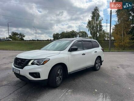 Белый Ниссан Патфайндер, объемом двигателя 3.5 л и пробегом 110 тыс. км за 15700 $, фото 1 на Automoto.ua