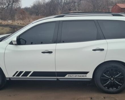 Белый Ниссан Патфайндер, объемом двигателя 3.5 л и пробегом 69 тыс. км за 17800 $, фото 1 на Automoto.ua