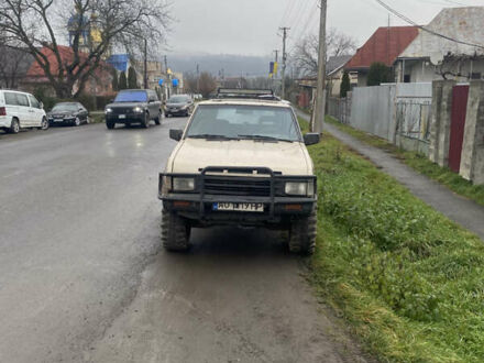 Бежевый Ниссан Патфайндер, объемом двигателя 3 л и пробегом 150 тыс. км за 4000 $, фото 1 на Automoto.ua