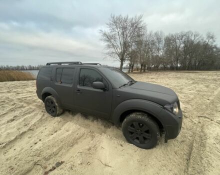 Чорний Ніссан Патфайндер, об'ємом двигуна 2.5 л та пробігом 250 тис. км за 5500 $, фото 1 на Automoto.ua