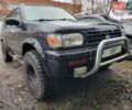 Чорний Ніссан Патфайндер, об'ємом двигуна 3.3 л та пробігом 285 тис. км за 5000 $, фото 6 на Automoto.ua