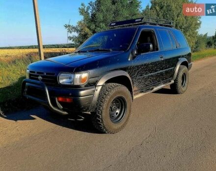 Чорний Ніссан Патфайндер, об'ємом двигуна 3.3 л та пробігом 285 тис. км за 5000 $, фото 1 на Automoto.ua