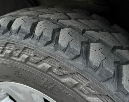 Чорний Ніссан Патфайндер, об'ємом двигуна 3.3 л та пробігом 465 тис. км за 5600 $, фото 21 на Automoto.ua