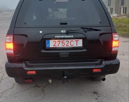 Черный Ниссан Патфайндер, объемом двигателя 3.5 л и пробегом 286 тыс. км за 4637 $, фото 7 на Automoto.ua