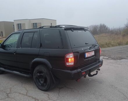 Черный Ниссан Патфайндер, объемом двигателя 3.5 л и пробегом 286 тыс. км за 4637 $, фото 2 на Automoto.ua