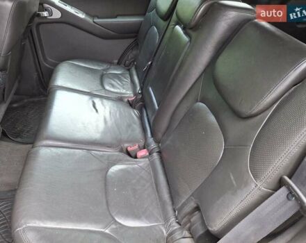 Черный Ниссан Патфайндер, объемом двигателя 2.5 л и пробегом 215 тыс. км за 10700 $, фото 2 на Automoto.ua