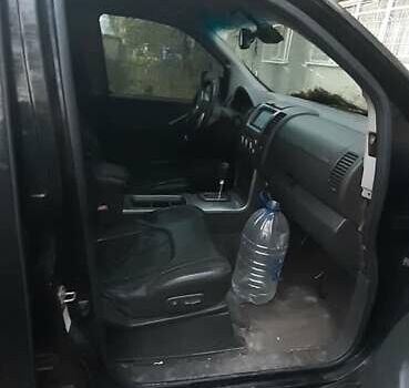 Черный Ниссан Патфайндер, объемом двигателя 2.5 л и пробегом 320 тыс. км за 7000 $, фото 5 на Automoto.ua