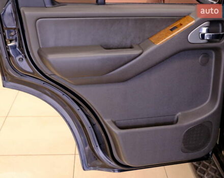 Черный Ниссан Патфайндер, объемом двигателя 3.95 л и пробегом 258 тыс. км за 8900 $, фото 31 на Automoto.ua