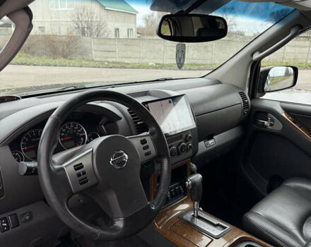 Черный Ниссан Патфайндер, объемом двигателя 4 л и пробегом 183 тыс. км за 9400 $, фото 11 на Automoto.ua