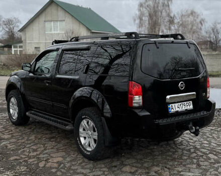 Черный Ниссан Патфайндер, объемом двигателя 4 л и пробегом 183 тыс. км за 9400 $, фото 3 на Automoto.ua