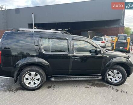 Черный Ниссан Патфайндер, объемом двигателя 2.5 л и пробегом 215 тыс. км за 10700 $, фото 6 на Automoto.ua