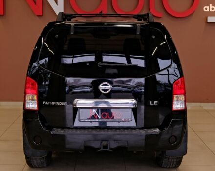 Черный Ниссан Патфайндер, объемом двигателя 4 л и пробегом 258 тыс. км за 8900 $, фото 5 на Automoto.ua
