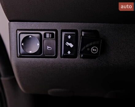 Черный Ниссан Патфайндер, объемом двигателя 3.95 л и пробегом 258 тыс. км за 8900 $, фото 23 на Automoto.ua