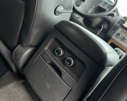 Черный Ниссан Патфайндер, объемом двигателя 4 л и пробегом 183 тыс. км за 9400 $, фото 15 на Automoto.ua