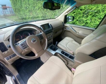 Черный Ниссан Патфайндер, объемом двигателя 2.5 л и пробегом 235 тыс. км за 3100 $, фото 7 на Automoto.ua