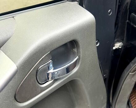 Черный Ниссан Патфайндер, объемом двигателя 4 л и пробегом 267 тыс. км за 10500 $, фото 1 на Automoto.ua