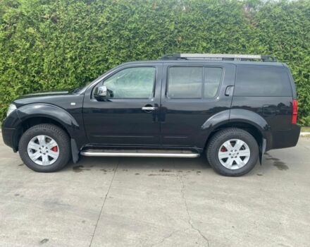 Черный Ниссан Патфайндер, объемом двигателя 2.5 л и пробегом 235 тыс. км за 3100 $, фото 2 на Automoto.ua