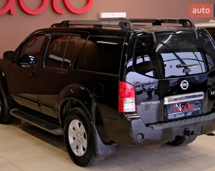 Черный Ниссан Патфайндер, объемом двигателя 3.95 л и пробегом 258 тыс. км за 8900 $, фото 14 на Automoto.ua