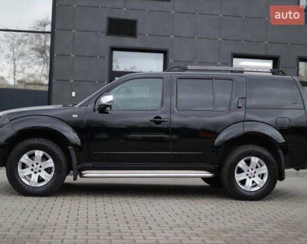 Черный Ниссан Патфайндер, объемом двигателя 2.5 л и пробегом 299 тыс. км за 8950 $, фото 4 на Automoto.ua