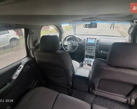 Черный Ниссан Патфайндер, объемом двигателя 2.49 л и пробегом 348 тыс. км за 8300 $, фото 6 на Automoto.ua
