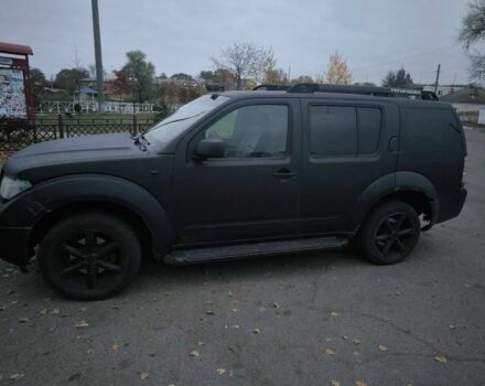 Черный Ниссан Патфайндер, объемом двигателя 2.5 л и пробегом 300 тыс. км за 4400 $, фото 1 на Automoto.ua