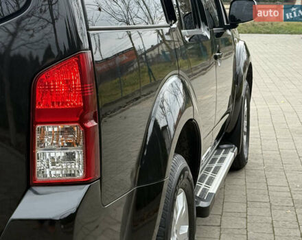 Чорний Ніссан Патфайндер, об'ємом двигуна 2.5 л та пробігом 182 тис. км за 11500 $, фото 27 на Automoto.ua