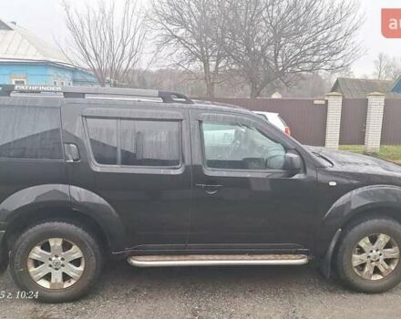 Черный Ниссан Патфайндер, объемом двигателя 2.49 л и пробегом 348 тыс. км за 8300 $, фото 4 на Automoto.ua