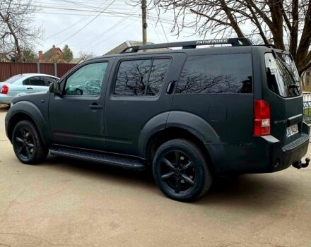 Чорний Ніссан Патфайндер, об'ємом двигуна 2.5 л та пробігом 300 тис. км за 4850 $, фото 3 на Automoto.ua