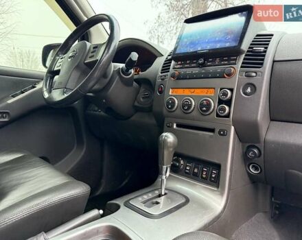 Черный Ниссан Патфайндер, объемом двигателя 2.49 л и пробегом 178 тыс. км за 13500 $, фото 26 на Automoto.ua