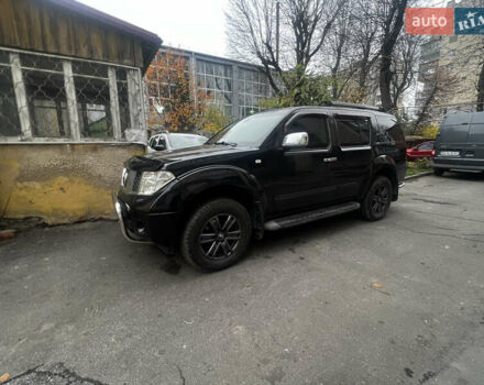 Черный Ниссан Патфайндер, объемом двигателя 2.49 л и пробегом 261 тыс. км за 11300 $, фото 4 на Automoto.ua