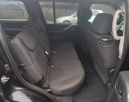 Черный Ниссан Патфайндер, объемом двигателя 2.49 л и пробегом 348 тыс. км за 8300 $, фото 5 на Automoto.ua