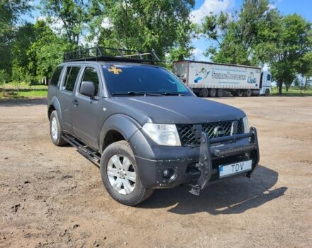 Черный Ниссан Патфайндер, объемом двигателя 2.5 л и пробегом 380 тыс. км за 4500 $, фото 3 на Automoto.ua