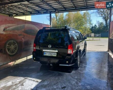 Чорний Ніссан Патфайндер, об'ємом двигуна 3.95 л та пробігом 220 тис. км за 10500 $, фото 3 на Automoto.ua