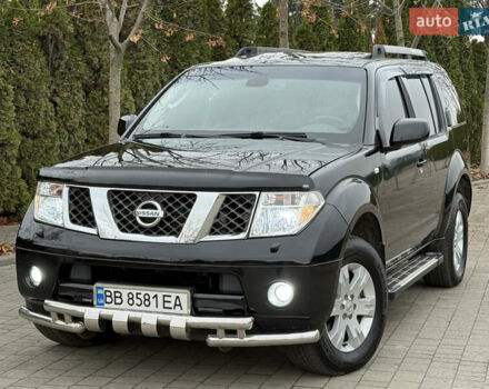 Чорний Ніссан Патфайндер, об'ємом двигуна 2.5 л та пробігом 182 тис. км за 11500 $, фото 2 на Automoto.ua