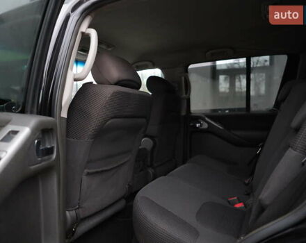 Черный Ниссан Патфайндер, объемом двигателя 2.5 л и пробегом 299 тыс. км за 8950 $, фото 12 на Automoto.ua