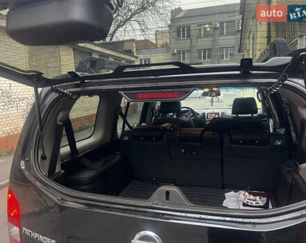 Черный Ниссан Патфайндер, объемом двигателя 2.49 л и пробегом 261 тыс. км за 11300 $, фото 16 на Automoto.ua