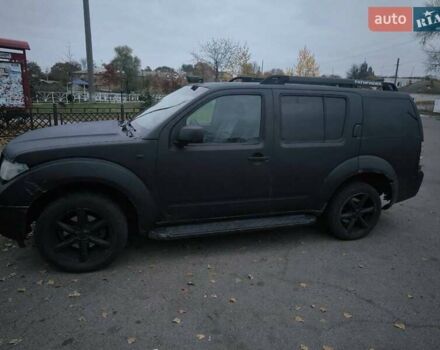 Черный Ниссан Патфайндер, объемом двигателя 2.5 л и пробегом 300 тыс. км за 3800 $, фото 1 на Automoto.ua