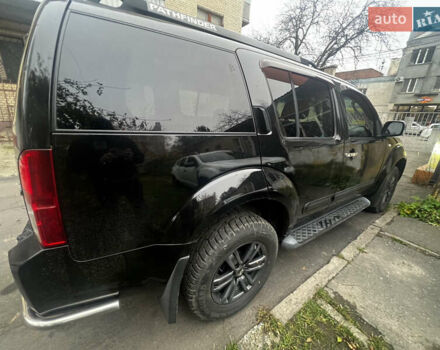 Черный Ниссан Патфайндер, объемом двигателя 2.49 л и пробегом 261 тыс. км за 11300 $, фото 14 на Automoto.ua