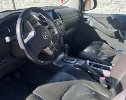 Черный Ниссан Патфайндер, объемом двигателя 2.5 л и пробегом 200 тыс. км за 11500 $, фото 4 на Automoto.ua