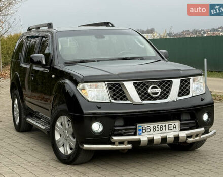 Чорний Ніссан Патфайндер, об'ємом двигуна 2.5 л та пробігом 182 тис. км за 11500 $, фото 5 на Automoto.ua