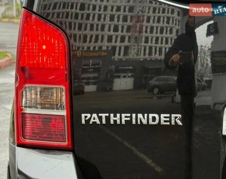 Черный Ниссан Патфайндер, объемом двигателя 2.49 л и пробегом 178 тыс. км за 13500 $, фото 15 на Automoto.ua