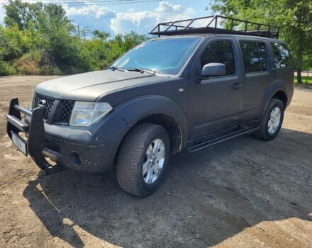 Черный Ниссан Патфайндер, объемом двигателя 2.5 л и пробегом 380 тыс. км за 4500 $, фото 2 на Automoto.ua