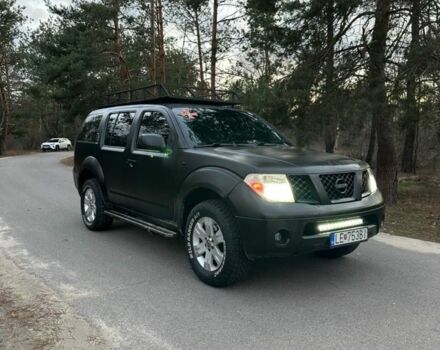 Черный Ниссан Патфайндер, объемом двигателя 2.5 л и пробегом 325 тыс. км за 4900 $, фото 5 на Automoto.ua